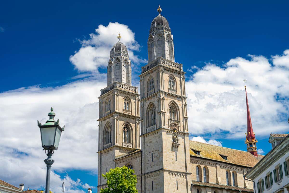 Grossmünster con le sue torri gemelle